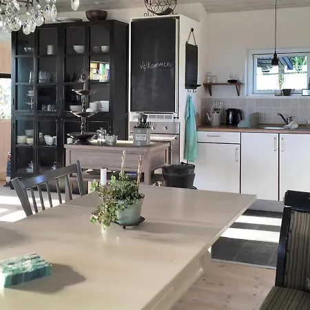 Frithger - 300m From The Sea In Djursland And Mols By Interhome بيت للعطل